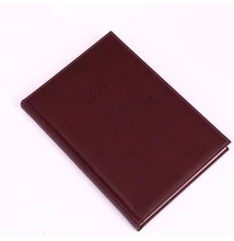 Határidőnapló Bolero B/5, napi krémszínű lapokkal barna Realsystem 2026.